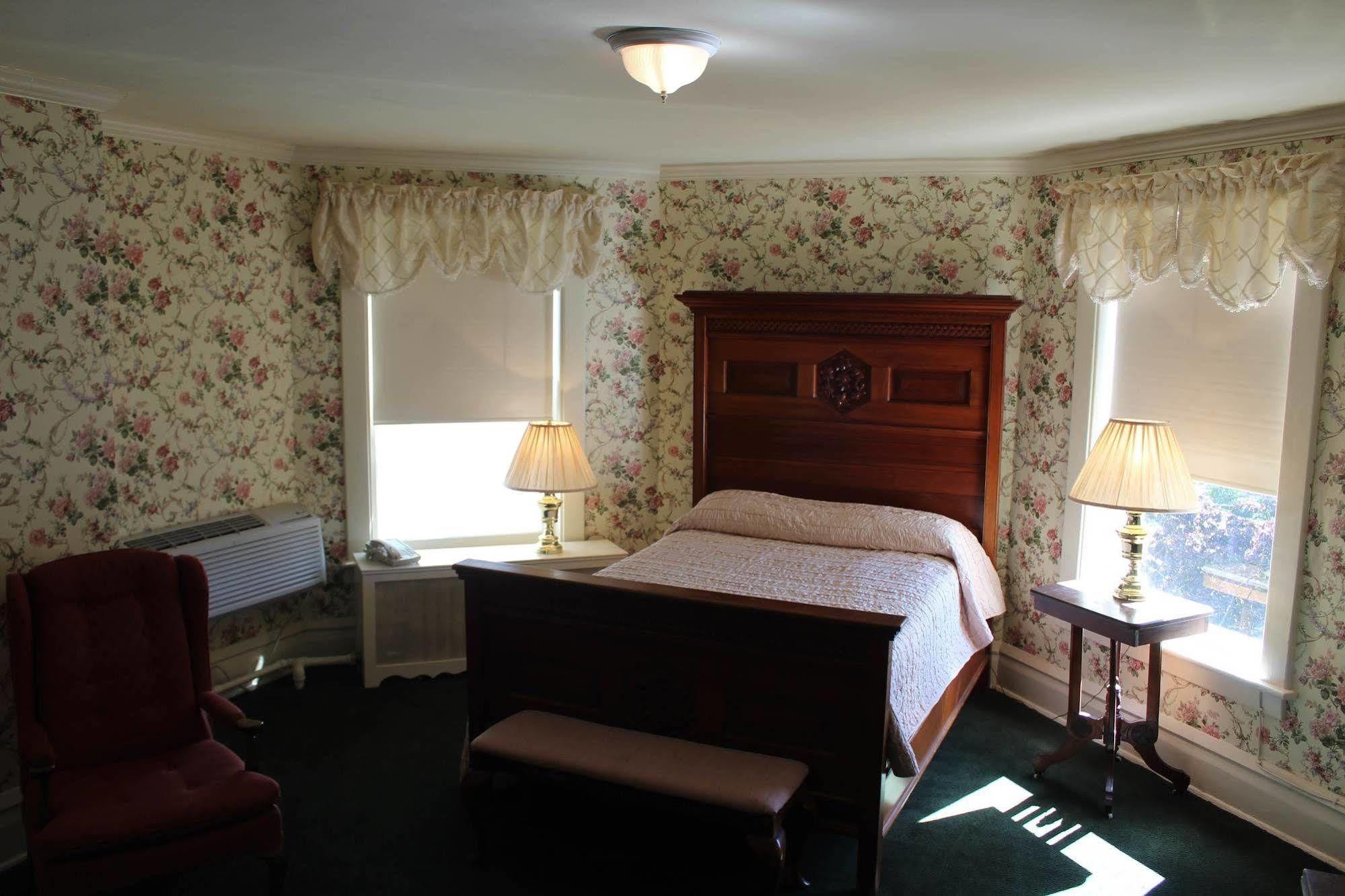 White Inn Fredonia Exterior foto